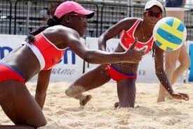 Uno de los deportes más seguidos en los juegos olímpicos es el voley playa. Voleibol De Playa De Cuba Debuta Ante Australia En Tokio Momento Deportivo Rd