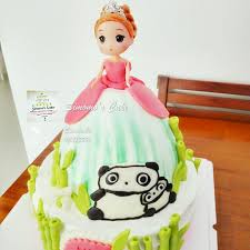 06:32 no need for a magical wand to make this extraordinary doll cake, all you have to do is baking cakes, tainting frosting, choosing a beautiful doll and creating a pretty decoration. Princess Cake Doll Cake Free Delivery Food Drinks Baked Goods On Carousell