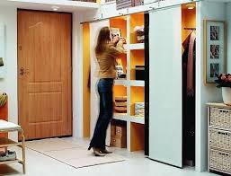 Гардероби за коридор са сред онези съществени варианти, които със сигурност намират приложение във за да се спести пространство изберете гардероб с огледало на вратата. Kak Da Izberem Garderob V Koridora 2 Versii