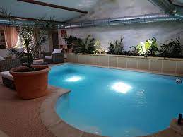 piscine interieure chauffée sauna