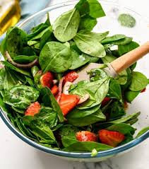 spinach strawberry salad with poppy