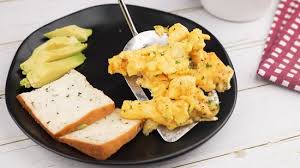 how to make scrambled eggs without milk