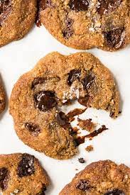 keto chocolate chip cookies