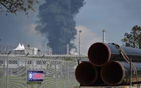 Astagfirullah kilang minyak pertamina indramayu meledak #staysafeindramayu demikian tulisnya. 6 Ujtr4gakedom
