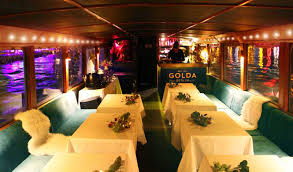 An ice cream machine and a hot dog cart? Rent The Salon Ship Golda Boat Tour In The 20s Atmosphere