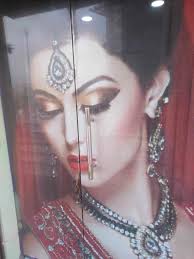 rashmi beauty care in noida sector 93