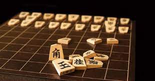 Juego de mahjong en el que deberás saber por dónde quitar piezas sin perder la partida. Juegos De Mesa De Origen Oriental Diversion De Madera