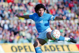 Diego maradona was widely regarded as the best footballer in the world in the 1980s and his crowning achievement was his world cup win with argentina in 1986. Argentijnse Voetballegende Diego Maradona Op 60 Jarige Leeft Het Nieuwsblad Mobile