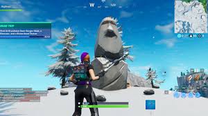 One of the first fortnite battle pass missions involves paying a visit to some familiar points of interest on the fortnite map. Fortnite Visit Drift Painted Durr Burger Head Dinosaur Stone Head Statue In Fortnite Pcgamesn