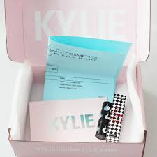 kylie cosmetics x kris jenner give me a