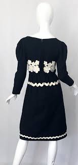We did not find results for: 1960s Oscar De La Renta Black And White Embroidered Flower Rickrack 60s Dress For Sale At 1stdibs