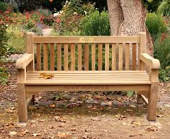 memorial benches corido