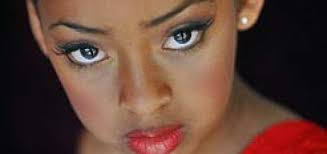 se makeup for dark skin tones mode