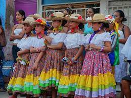 White, cream, beige, or ecru. Traditional Clothing In Venezuela Traditional Outfits Traditional Spanish Clothing America Outfit