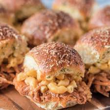 pulled pork mac and cheese sliders