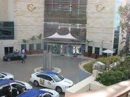 فرقة حنين و فرقة حلم فرقة حنين هي الأقدم 2008 و تضم الفئة العمرية الأكبر و فرقة حلم هي الأحدث. Entrance Picture Of Coral Beach Hotel Resort Beirut Tripadvisor