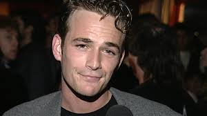 I was crying in bed every night. Everything You Didn T Know About Luke Perry From Hating His Teen Idol Status To His Private Personal Life Entertainment Tonight