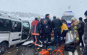 Mardin'de feci kaza: 3 ölü, 6 yaralı | R