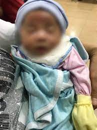 Chưa tìm được người thân của bé gái sơ sinh bị bỏ rơi trong thùng giấy ở Hà  Nội