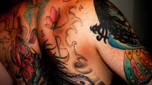 Uma nota que importa reter é que é a própria textura de uma cicatriz que dificulta a. Tatuadora Cobre Cicatrizes Para Ajudar Mulheres Vitimas De Violencia A Resgatar Autoestima Bbc News Brasil