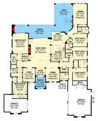 4 Bed Transitional House Plan With 3