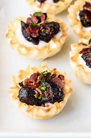 fig goat cheese appetizer bites with