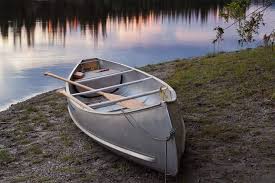 how much does a canoe weigh paddle