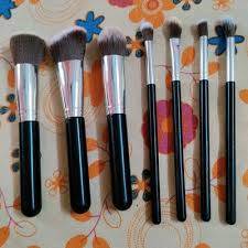 tools accessories makeup brushes