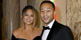 Chrissy teigen looks unrecognisable with a new purple hair transformation which debuted in recent days. Chrissy Teigen And John Legend Hilariously Recreated Four Weddings