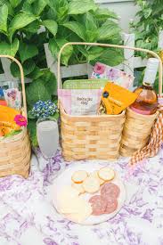 adorable picnic gift baskets