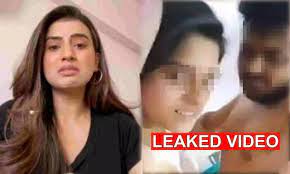 After Anjali Arora, Bhojpuri sensation Akshara Singh's alleged MMS goes  viral, actress breaks down | Hindi Movie News - Bollywood - Times of India