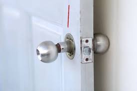 how to fix a doorknob that fell off