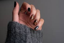 about flashy nails