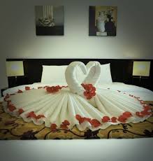 cozy valentine s day bedroom decor that