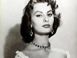 Sophia loren was born as sofia scicolone at the clinica regina margherita in rome, italy, on september 20, 1934. Sophia Loren Una Estrella Sin Pan Pero Con Dos Oscar