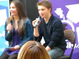 The actress actually had the flu so that's actually her stand in. 5 1 10 Sterling Knight Danielle Campbell Talk Hollywood Crushes Hq Youtube