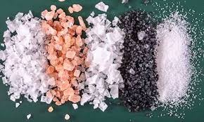 Çağatay Kansız Beslenme ve Diyet Danışmanlığı - Hangi tuzu kullanalım🤔❓ 🧂 Tuz = Sodyum klorür, 1 tatlı kaşığı tuz 5-6 gram, 1 gram tuz 400 mg sodyum  içeriyor👍🏻 🌟Bu değerler bütün tuz çeşitleri