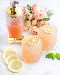 guava mocktail with lemon and mint