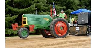 antique tractor pulling