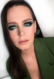 night out makeup for blue eyes women