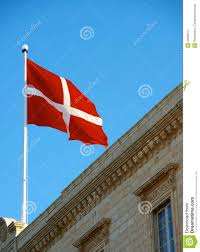 The following is a list of flags of malta. Maltesischer Flaggenabschluss Oben Auf Dem Dach Des Gebaudes Malta Flagge Im Hintergrund Des Blauen Himmels Fragment Flagge Am W Stockbild Bild Von Bewegung Windig 34600211