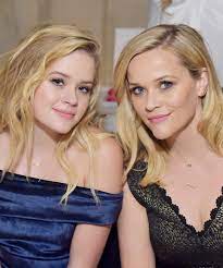 Reese Witherspoon Daughter Cute Curtain ...