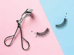 Using a traditional lash curler if you have monolids can be a little challenging as you might struggle to find a curler that can effectively grab your lashes. Using An Eyelash Curler