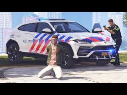 It was unveiled on 4 december 2017 and was put on the market for the 2018 model year. Politie Patrol In De Lamborghini Urus Nederlandse Po