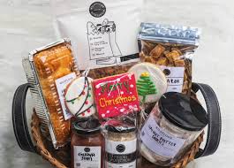 10 unique holiday gift sets and baskets