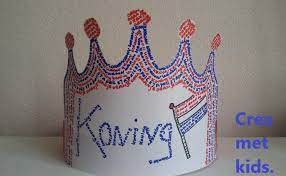 Deze leuke kroon is super simpel en leuk om samen te knutselen voor koningsdag. Koningsdag Kalligram Kroon Knutselen Crea Met Kids