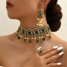luxurious fashion green gems inlaid