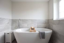 laminate floor around a bathtub