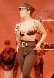 selena quintanilla s best outfits her