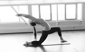 Für yoga ist es nie zu spät: Tagliche Yoga Ubungen Fur Zuhause Klara Fuchs